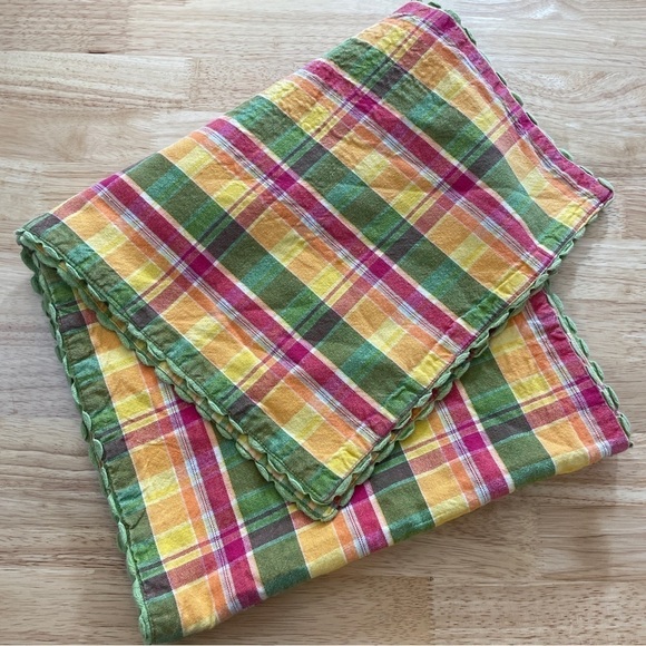 Crate & Barrel Plaid Table Runner Reversible Scallop Trim - Picture 1 of 6